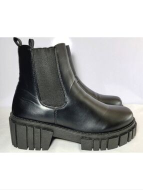 Rouge Women's Size 10 Helium Lande Platform Boots.